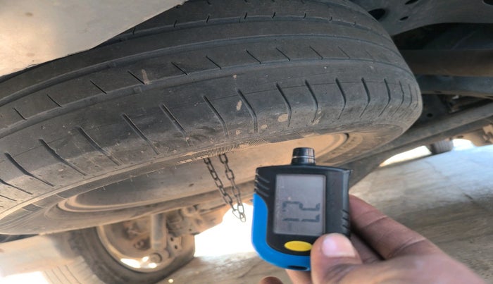 2019 Toyota Innova Crysta 2.4 GX 8 STR, Diesel, Manual, 99,587 km, tyre