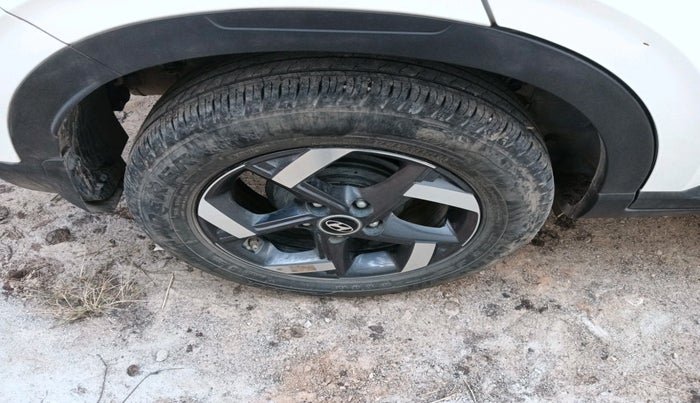 2021 Hyundai VENUE SX 1.0 (O) TURBO IMT, Petrol, Manual, 29,861 km, tyre