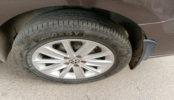 2016 Volkswagen Vento HIGHLINE 1.5 AT, Diesel, Automatic, 1,01,481 km, tyre