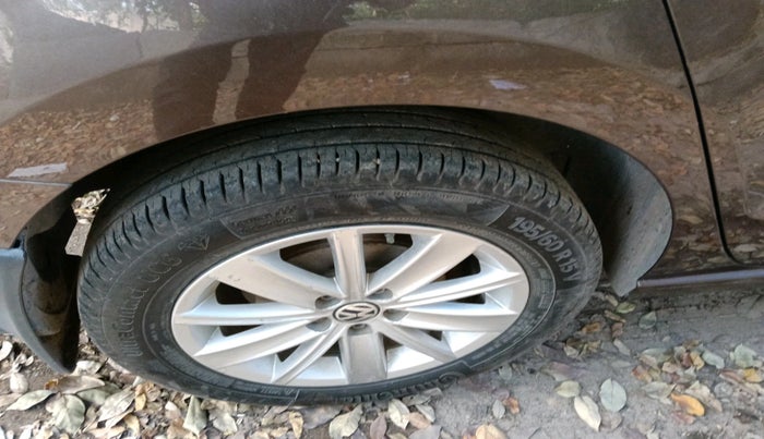 2016 Volkswagen Vento HIGHLINE 1.5 AT, Diesel, Automatic, 1,01,481 km, tyre