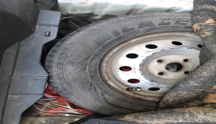 2018 Maruti Dzire LDI, Diesel, Manual, 1,41,991 km, tyre