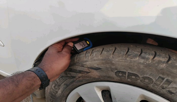 2011 Hyundai i10 MAGNA 1.2, Petrol, Manual, 1,08,927 km, tyre