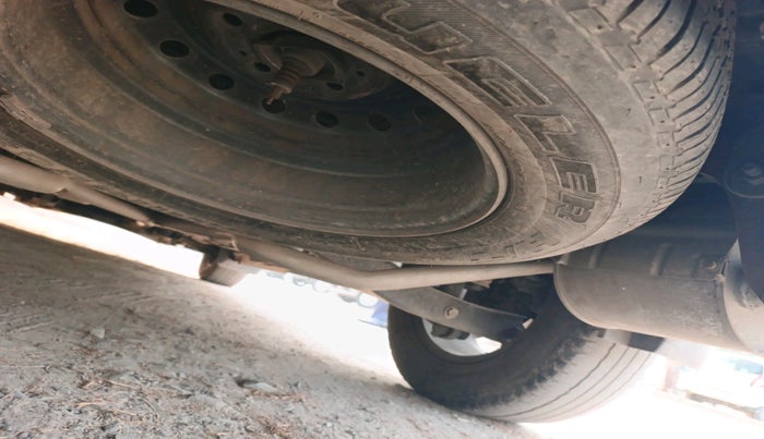 2016 Mahindra XUV500 W8, Diesel, Manual, 1,18,730 km, tyre