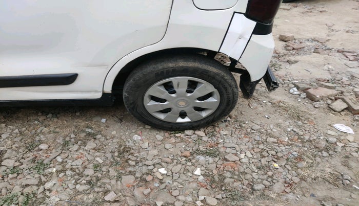 2011 Maruti Wagon R 1.0 LXI, Petrol, Manual, 1,82,306 km, tyre