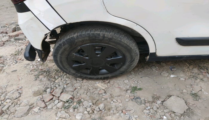 2011 Maruti Wagon R 1.0 LXI, Petrol, Manual, 1,82,306 km, tyre