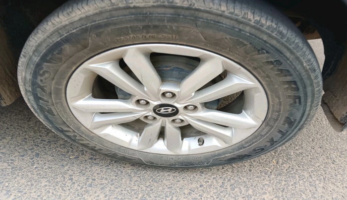 2016 Hyundai Creta SX 1.6 DIESEL, Diesel, Manual, 2,13,916 km, tyre