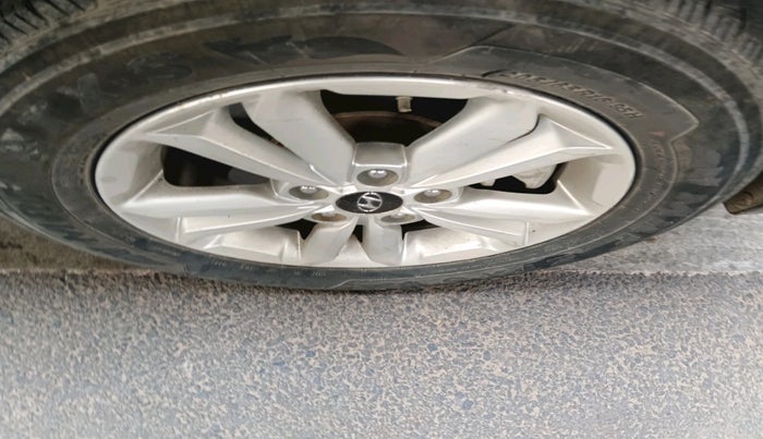 2016 Hyundai Creta SX 1.6 DIESEL, Diesel, Manual, 2,13,916 km, tyre