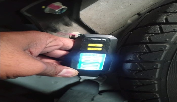 2014 Maruti Wagon R 1.0 LXI CNG, Petrol, Manual, 45,015 km, tyre