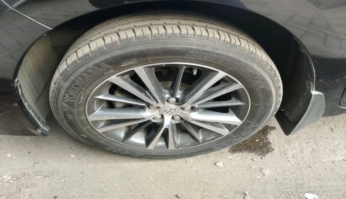 2017 Toyota Corolla Altis GL PETROL, Petrol, Manual, 17,227 km, tyre