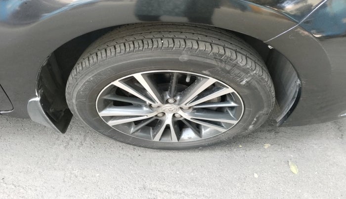 2017 Toyota Corolla Altis GL PETROL, Petrol, Manual, 17,227 km, tyre