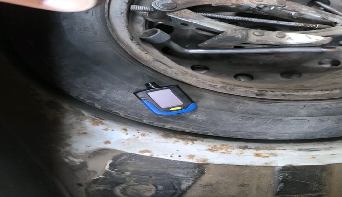 2010 Maruti Ritz VDI, Diesel, Manual, 1,23,456 km, tyre