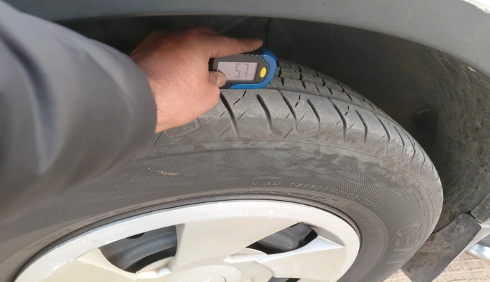 2015 Mahindra XUV500 W6, Diesel, Manual, 1,87,052 km, tyre