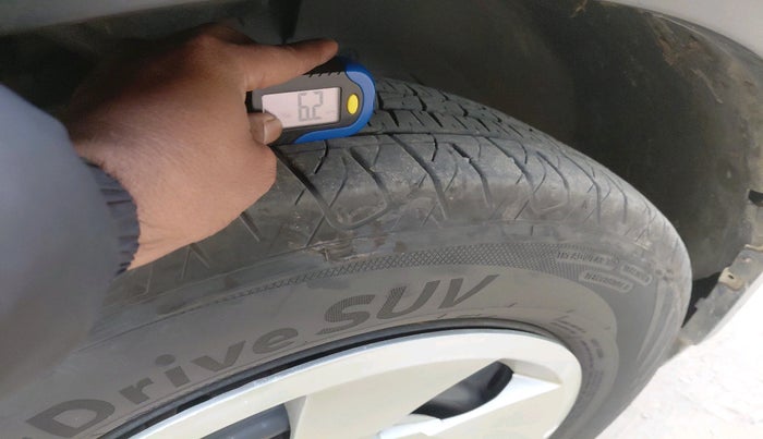 2015 Mahindra XUV500 W6, Diesel, Manual, 1,87,052 km, tyre