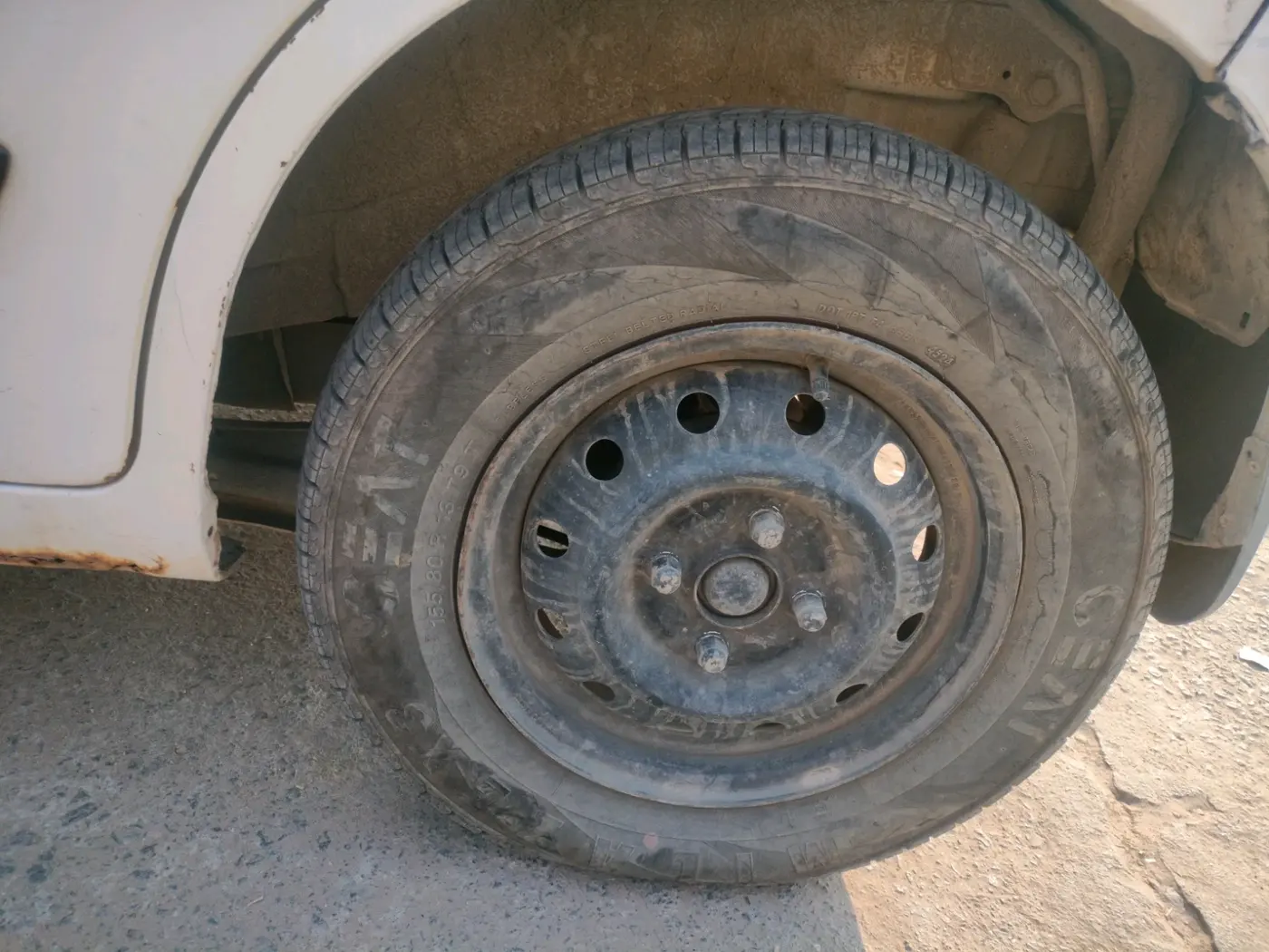2015 Maruti Wagon R 1.0 LXI, Petrol, Manual, 1,26,102 km, tyre