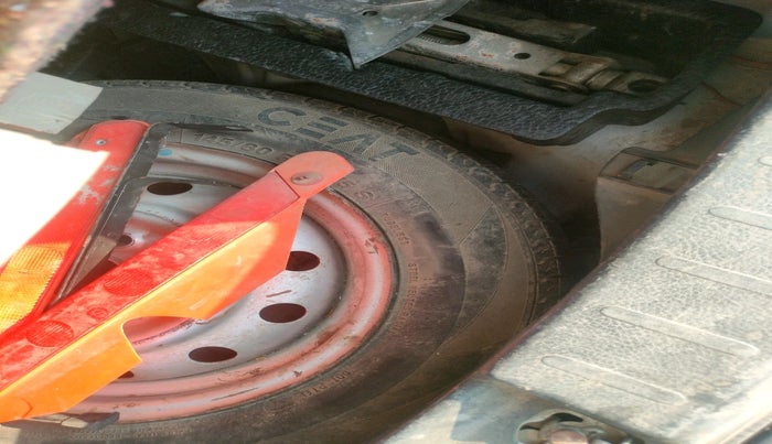 2015 Maruti Wagon R 1.0 LXI, Petrol, Manual, 1,26,102 km, tyre