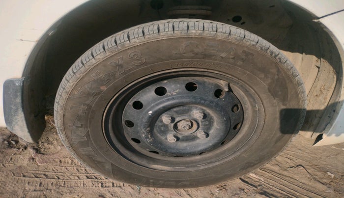 2015 Maruti Wagon R 1.0 LXI, Petrol, Manual, 1,26,102 km, tyre