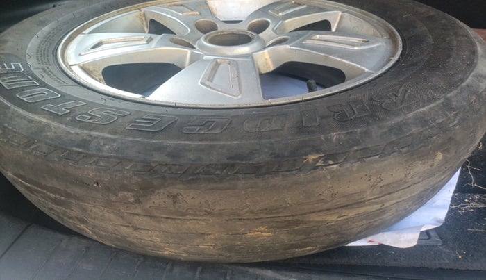 2014 Mahindra XUV500 W8, Diesel, Manual, 2,19,747 km, tyre