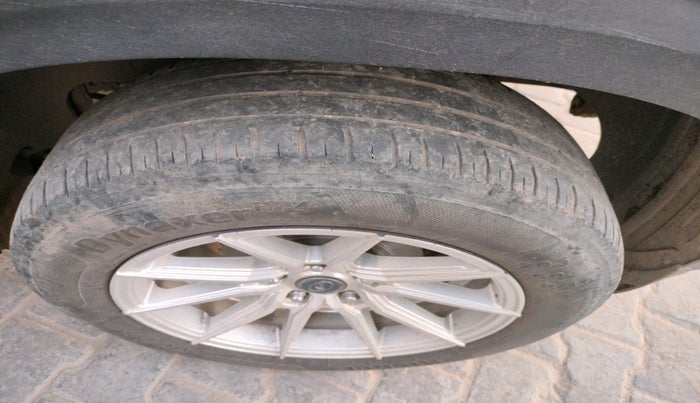 2021 KIA SELTOS HTK 1.5 PETROL, Petrol, Manual, 99,811 km, tyre