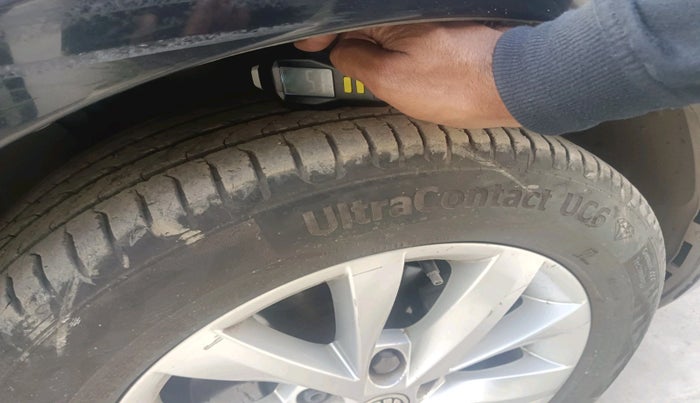 2017 Skoda Octavia 2.0 TDI L&K AT, Diesel, Automatic, 1,15,038 km, tyre