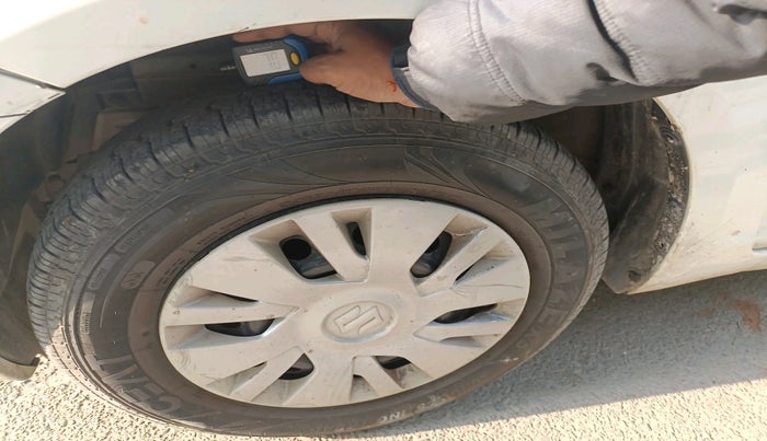 2012 Maruti Swift VXI, Petrol, Manual, 44,811 km, tyre