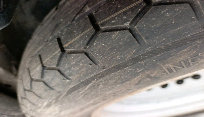 2024 Mahindra XUV700 AX 7 LUXURY D AT 7 STR, Diesel, Automatic, 23,925 km, tyre