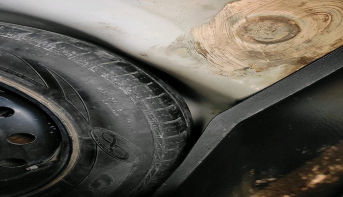 2017 Maruti Swift VXI, Petrol, Manual, 1,05,690 km, tyre