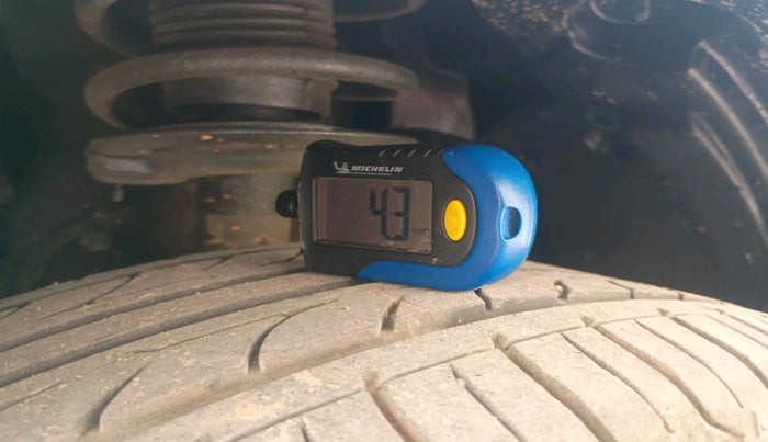 2021 Tata ALTROZ XT PETROL, Petrol, Manual, 99,057 km, tyre