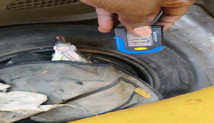 2014 Hyundai i10 SPORTZ 1.1, Petrol, Manual, 58,455 km, tyre