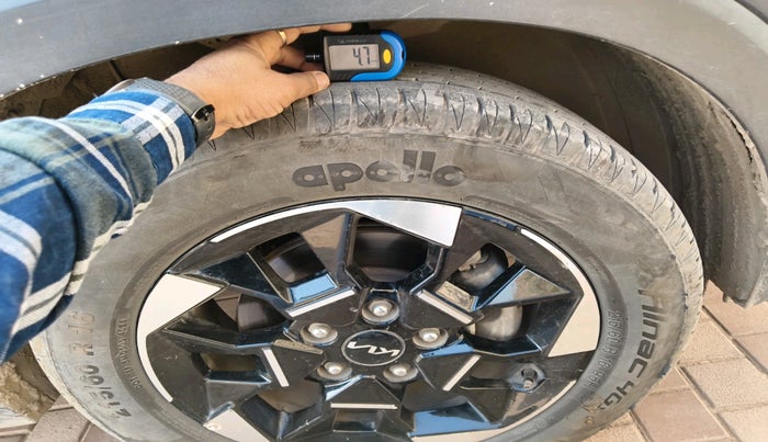 2024 KIA SONET HTX 1.5 AT, Diesel, Automatic, 34,478 km, tyre