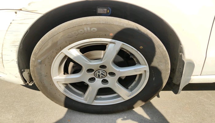 2012 Volkswagen Vento HIGHLINE DIESEL 1.6, Diesel, Manual, 80,132 km, tyre