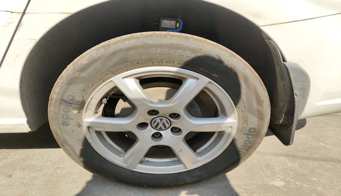 2012 Volkswagen Vento HIGHLINE DIESEL 1.6, Diesel, Manual, 80,132 km, tyre