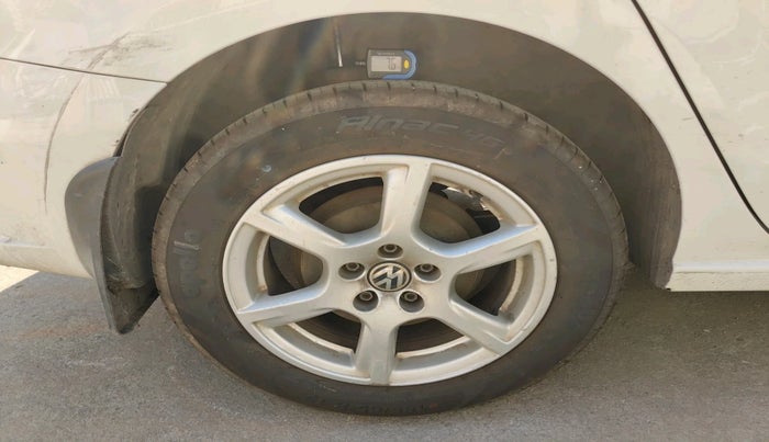 2012 Volkswagen Vento HIGHLINE DIESEL 1.6, Diesel, Manual, 80,132 km, tyre