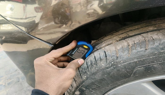 2015 Honda City 1.5L I-VTEC VX, Petrol, Manual, 1,10,575 km, tyre