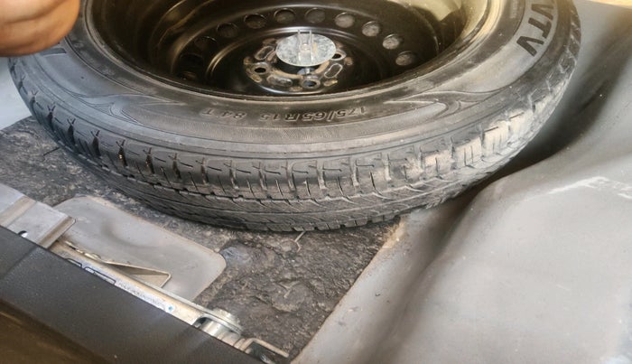 2015 Honda City 1.5L I-VTEC VX, Petrol, Manual, 1,10,575 km, tyre