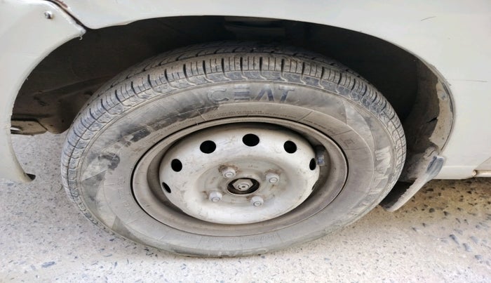 2011 Maruti Alto LXI, Petrol, Manual, 61,579 km, tyre