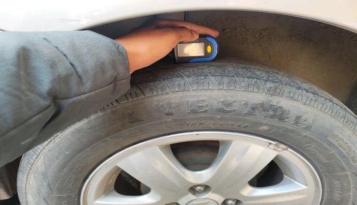 2010 Maruti Swift Dzire ZXI, Petrol, Manual, 94,063 km, tyre