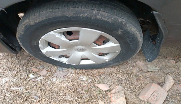 2011 Toyota Innova 2.5 G4 8 STR, Diesel, Manual, 55,327 km, tyre