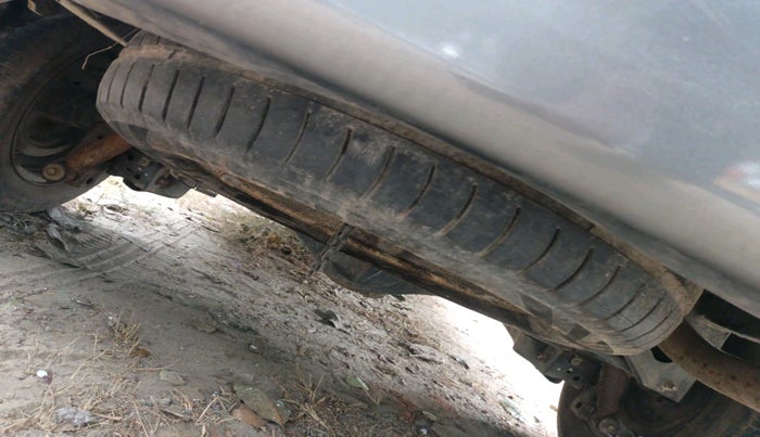 2011 Toyota Innova 2.5 G4 8 STR, Diesel, Manual, 55,327 km, tyre