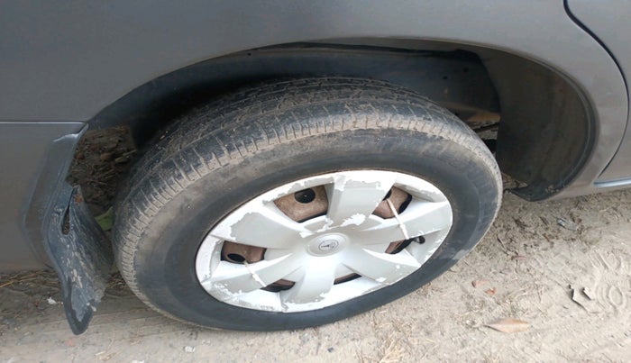 2011 Toyota Innova 2.5 G4 8 STR, Diesel, Manual, 55,327 km, tyre