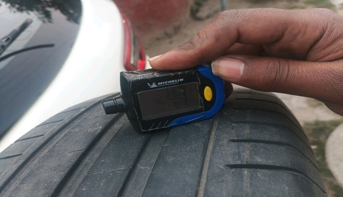 2017 Ford Ecosport TITANIUM+ 1.5L DIESEL, Diesel, Manual, 1,21,825 km, tyre