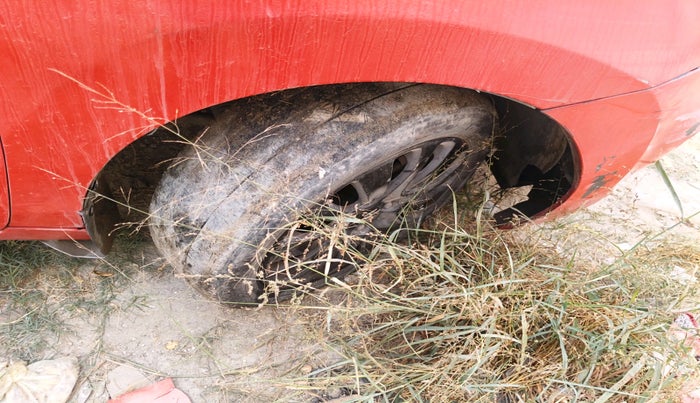 2017 Maruti Baleno ZETA PETROL 1.2, Petrol, Manual, 71,679 km, tyre