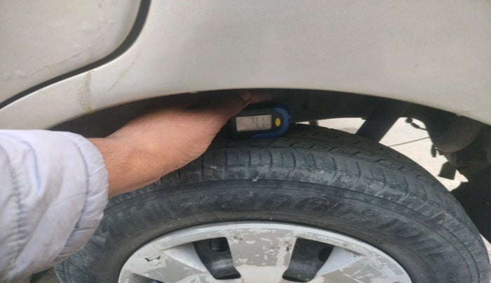 2010 Maruti Wagon R 1.0 LXI, Petrol, Manual, 1,20,591 km, tyre