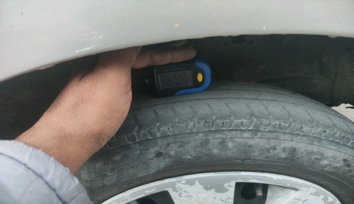 2010 Maruti Wagon R 1.0 LXI, Petrol, Manual, 1,20,591 km, tyre