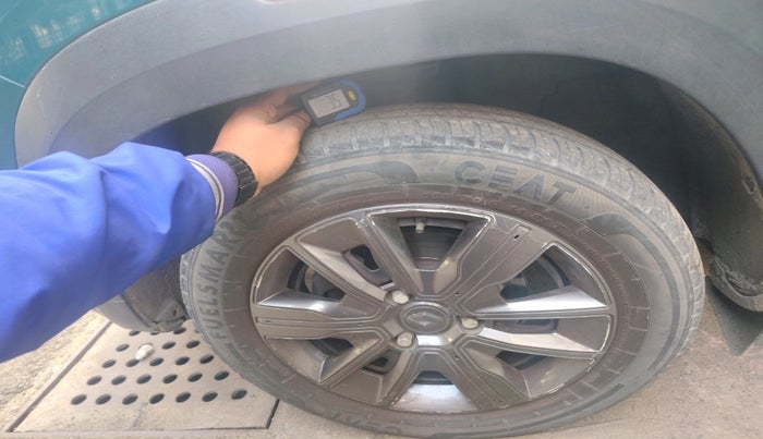 2021 Renault Kwid CLIMBER 1.0 AMT, Petrol, Automatic, 28,664 km, tyre