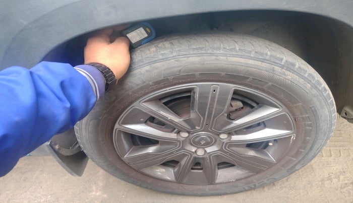 2021 Renault Kwid CLIMBER 1.0 AMT, Petrol, Automatic, 28,664 km, tyre