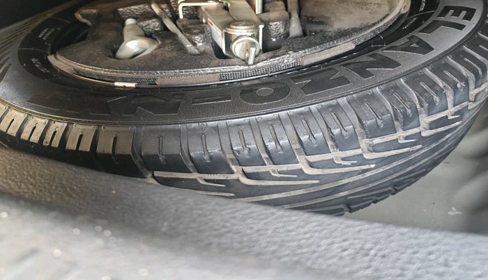 2017 Maruti S Cross ZETA 1.3, Diesel, Manual, 94,959 km, tyre