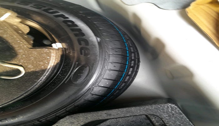 2025 Maruti Ciaz SIGMA 1.5 SHVS MT  PETROL, Petrol, Manual, 5,150 km, tyre