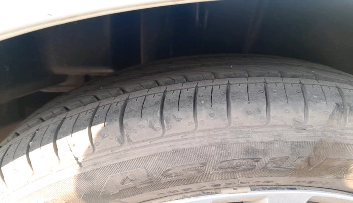 2025 Maruti Ciaz SIGMA 1.5 SHVS MT  PETROL, Petrol, Manual, 5,150 km, tyre