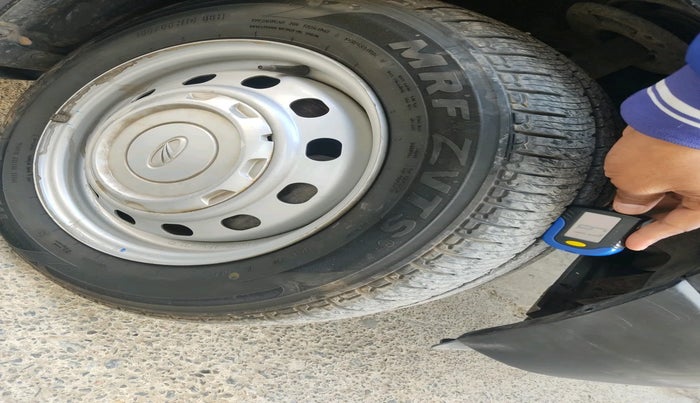 2017 Mahindra Kuv100 K2 6 STR, Petrol, Manual, 26,401 km, tyre