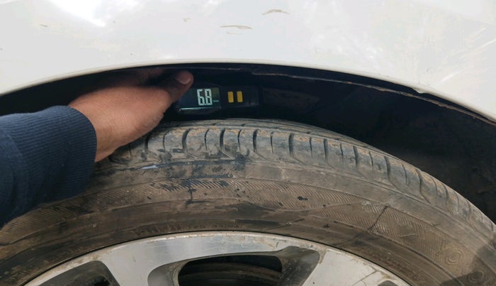 2016 Hyundai Elite i20 ASTA 1.2 (O), Petrol, Manual, 1,20,164 km, tyre